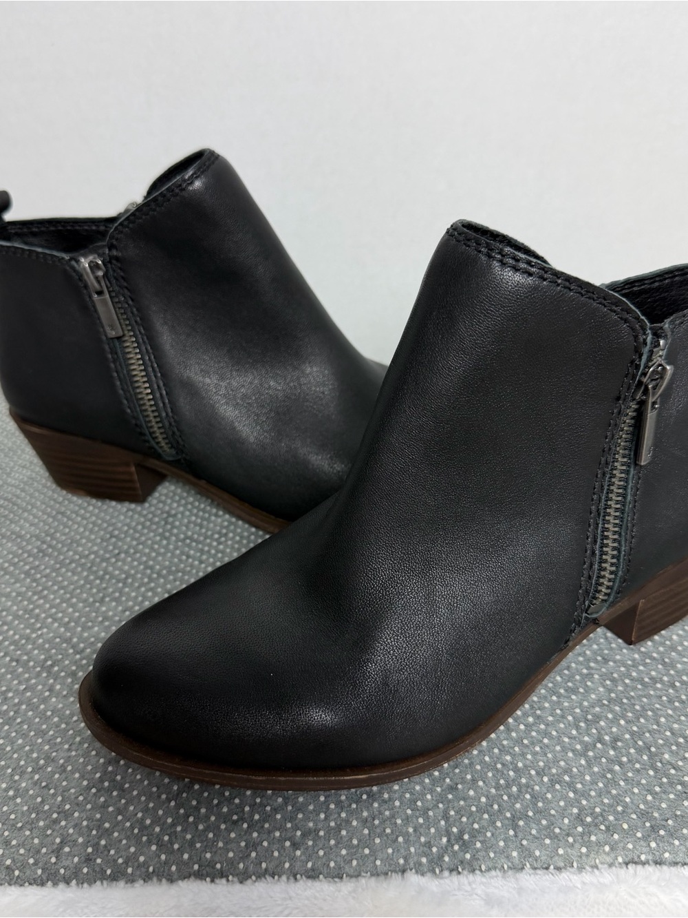 Lucky Brand Women’s Black Ankle Bootie with Side Zipper size 7w - Picture 8 of 9